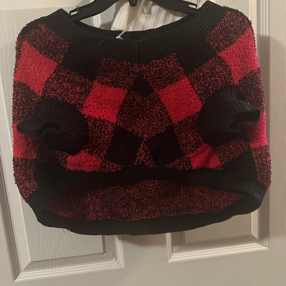 Old Navy Red and Black Plaid Women's Sweater